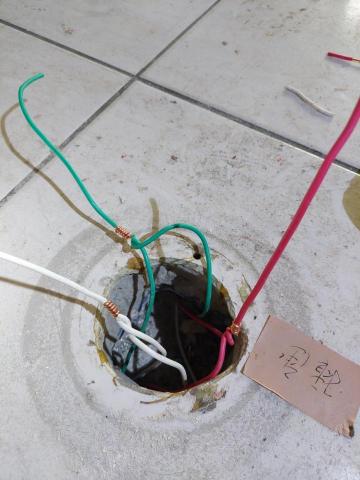 征匞科技有限公司 - 地板插座配線