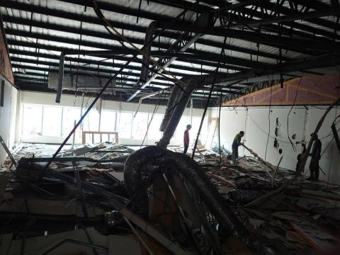 阿官團隊 - 渣打銀行全室拆除