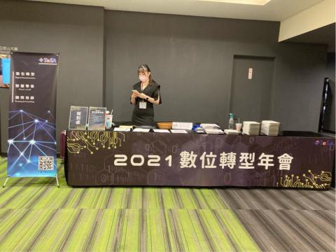 NiNi - X展架+報到台桌布佈置圖 NiNi - X展架+報到台桌布佈置圖