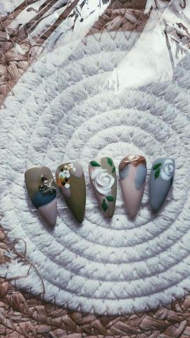 艾美美顏美甲小鋪 - 典雅款