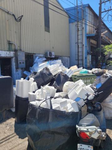 榮泰工程 - 保麗龍清空作業