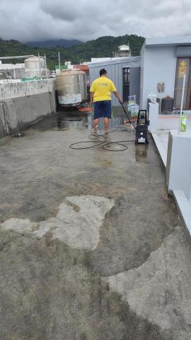 豪室美設計工程行 - 屋頂青苔 清洗施作防水工程