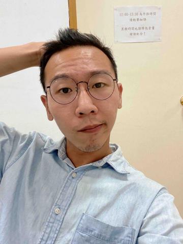 提供行李托運服務的專家羅先生