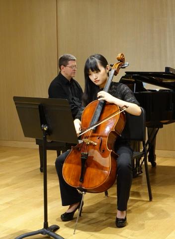 提供大提琴服務的專家Lynn Huang