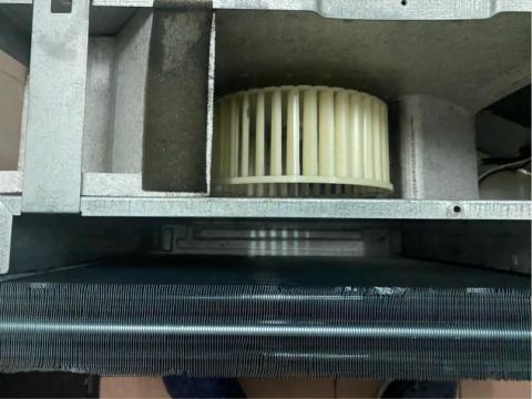 杊沐森企業社總公司(科技水管抓漏、冷氣、防滑工程) - 窗型冷氣清洗後 杊沐森企業社總公司(科技水管抓漏、冷氣、防滑工程) - 窗型冷氣清洗後