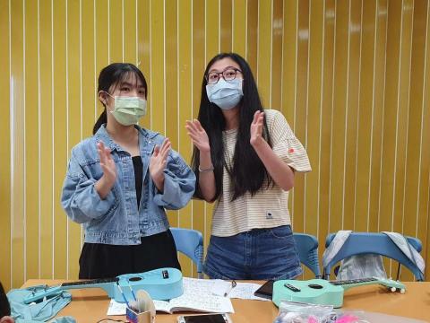 何宜潔 - 才藝班-烏克麗麗