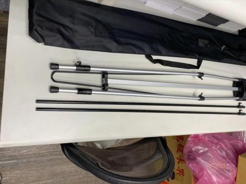 鑫晟廣告材料有限公司 - 豪華鋁製X型展架。