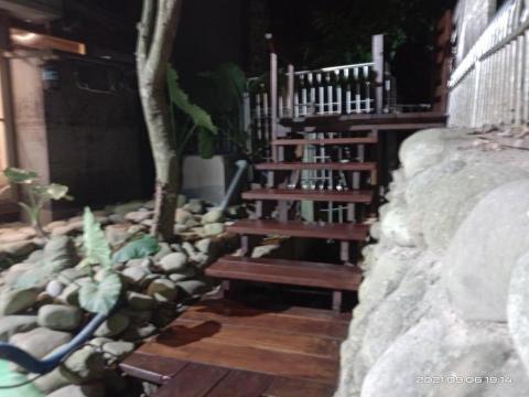 Fuhui Loghouse - 戶外實木樓梯維修