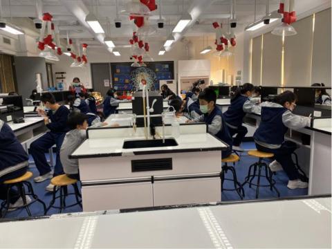 阿英姐 - 實驗
理論結合親自操作