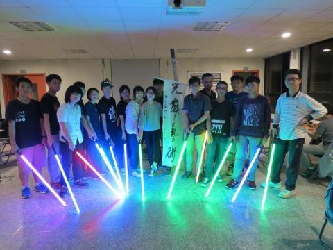 陳柏廷 - 之前帶領光劍DIY活動的照片