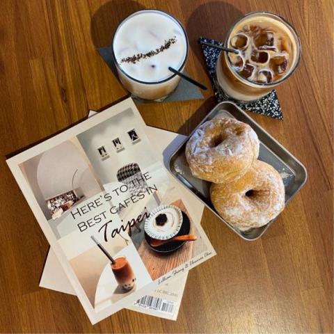 朱珈萱 - 英語寫作課程自製全英雜誌