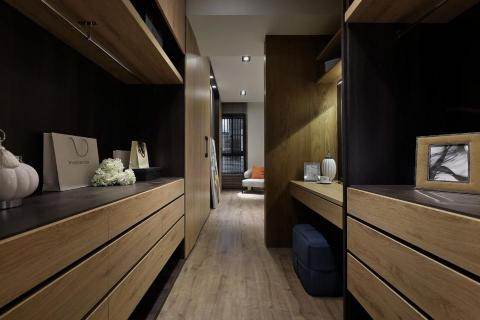 夏雨初晴 - 實品屋-主臥更衣室