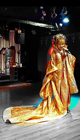 萊莉舞蹈網 - 演唱表演一代女皇