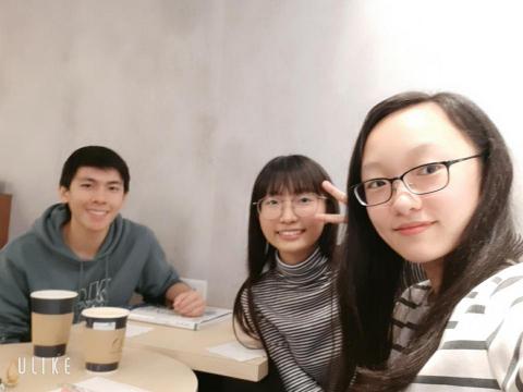 家教 - 圖中為和澳洲語伴進行語言交換後的紀念合照。