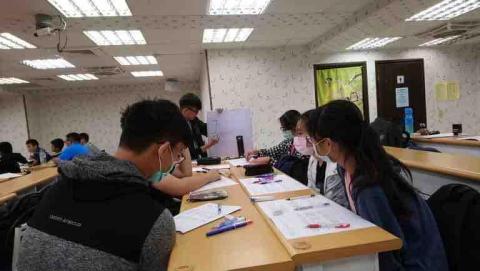 周霖 - 國中資優課程 小組教學