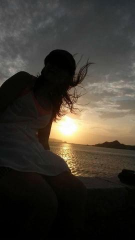 張予甄 - 髮絲與落日的反向共舞