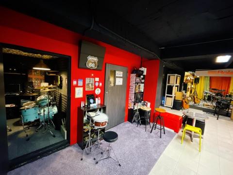 KrabyMusicStudio克雷音樂KMS工作室 - 地點方便，設備優良，歡迎參觀。