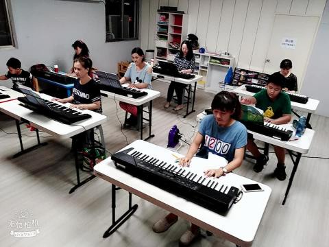 柔拉音樂教學 - 團體電子琴班