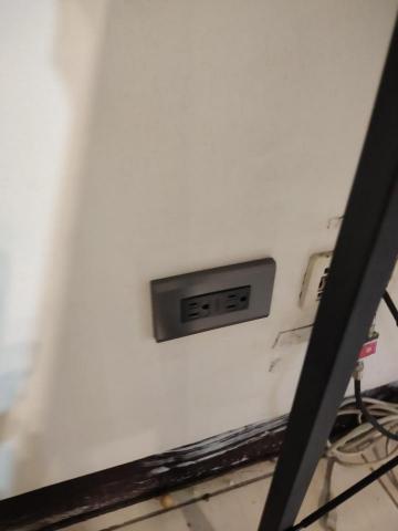 亞鑫空調水電工程行(沒有免費估價查修) - 工業風插座
 亞鑫空調水電工程行(沒有免費估價查修) - 工業風插座