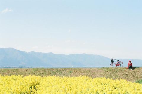 熊可晴 - 2018，滋賀縣琵琶湖，紅色自行車