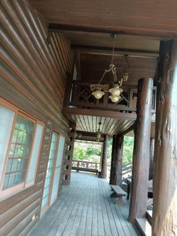 三合順防水油漆塗裝裝修工程 - 木屋保養原有漆磨除胡桃改袖木
（施工前）