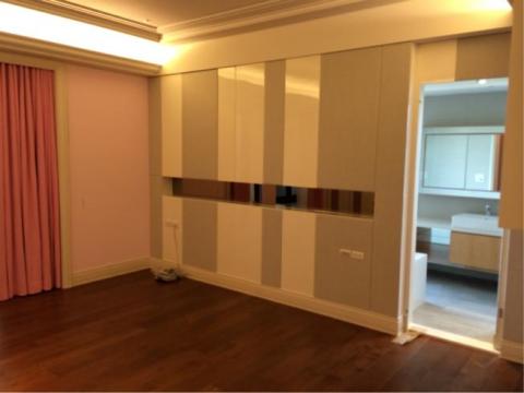 三不色彩創意空間 - 櫃體門片鏡面漆 三不色彩創意空間 - 櫃體門片鏡面漆