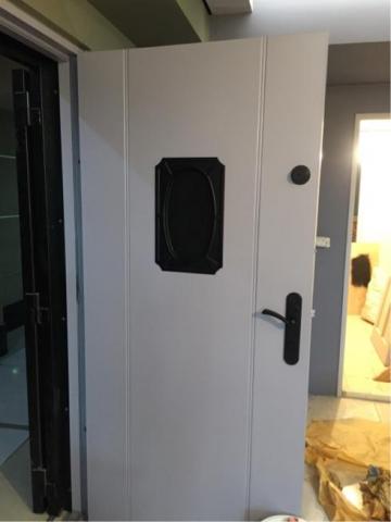 三不色彩創意空間 - 鐵門噴漆改色 三不色彩創意空間 - 鐵門噴漆改色