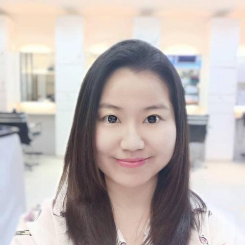 提供睫毛夾用法服務的專家簡湘澐