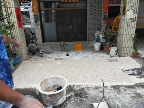 丞鑫土水修繕工程 - 抿石