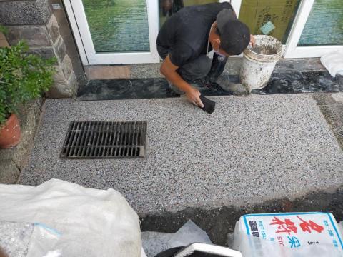 丞鑫土水修繕工程 - 抿石