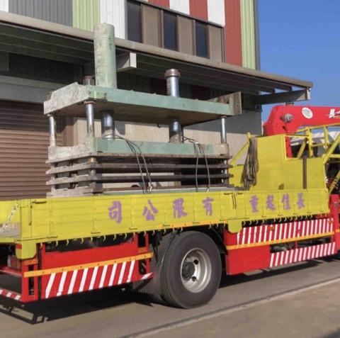 提供出租割草機服務的專家長佳起重有限公司-吊車出租