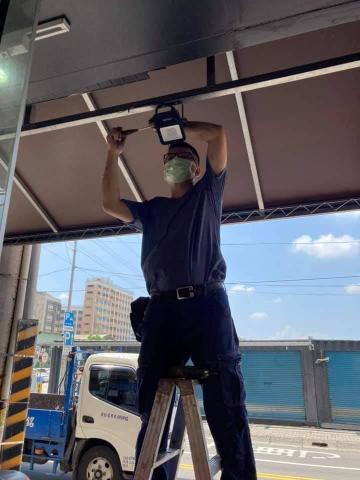 弘勤水電消防工程行 - 店面裝投射燈