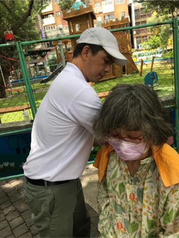 熊師傅深層經絡推拿按摩工作室 - 遠道的日本人也很享受半身按摩喔! 熊師傅深層經絡推拿按摩工作室 - 遠道的日本人也很享受半身按摩喔!