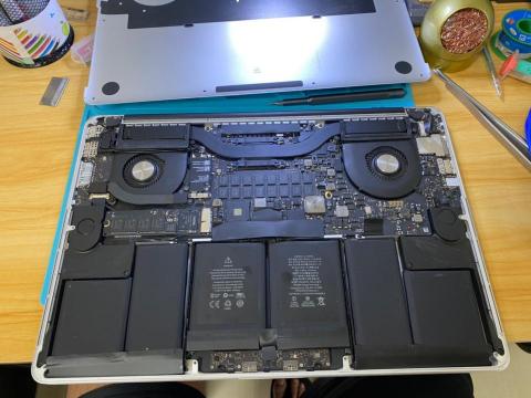 星丞3C維修站 - 蘋果筆電跑水維修
