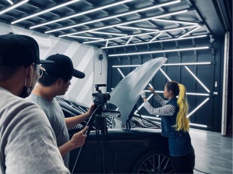 戎成傳媒影像製作 -  車膜抖音拍攝