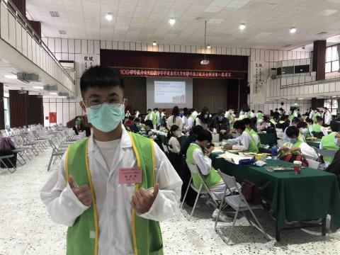 胡世渝 - 物理奧林匹亞