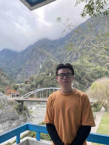 提供羽球初學者服務的專家黃天宇