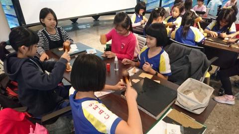 東千里革製間-團體課程/活動合作/教學預約 - 台北工藝館學校校外教學團體客程記錄照3