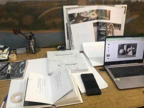 詹琇鈞 - 上課過程-講解及欣賞畫家作品