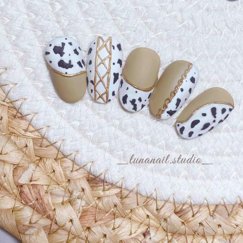 Runa Nail 體美顏 - 秋冬乳牛款