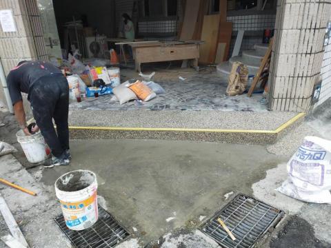 丞鑫土水修繕工程 - 店家前門（抿石）