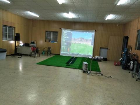 建造揮桿高爾夫教學工作室 - 教學工作室內部場景1