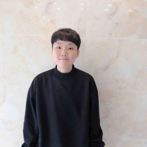 提供吉他換弦桃園服務的專家胡妤曦