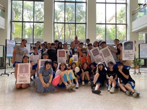 黃紹倫 - 語文資優班的成果發表展現我們的學習成效！
（我為英語話劇組的總召和編劇）