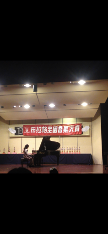 高老師 - 指導學生參加比賽