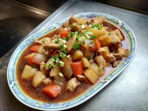 容的廚房 - 馬鈴薯燉雞