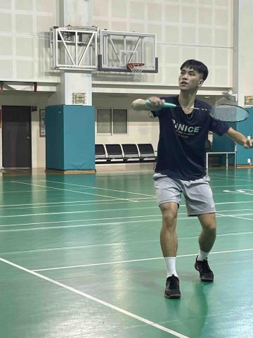 提供羽球教練王小羽服務的專家張兆鋐