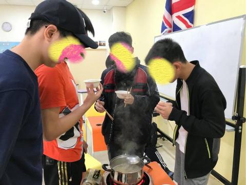 陳小姐 - 實體課程實況!
照片為日本跨年蕎麥麵文化體驗!除了學習跨年相關日文之外,實際體驗讓學員更印象深刻.