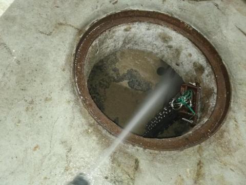 嘉澤環保有限公司（滅鼠封堵工程） - 污水槽消毒