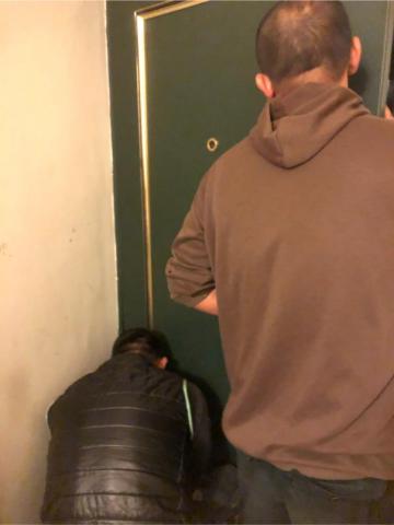 允鑽企業社 - 硫化銅門絞鏈維修按裝